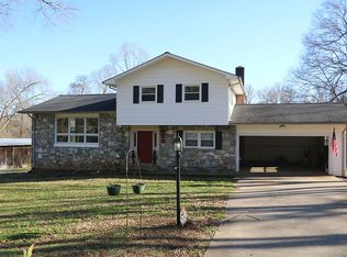 302 Oak Ave, Shelby, NC 28152