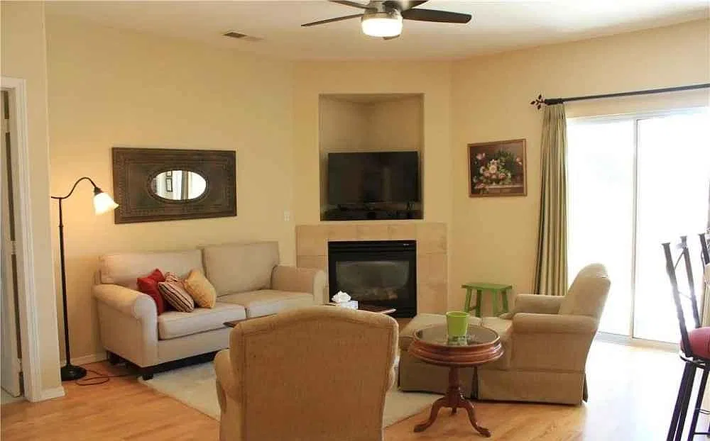 3 bed, 1491 sqft, $3,400 — Photo 2
