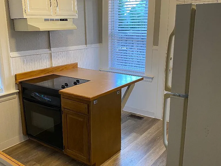 Kitchen with eating island