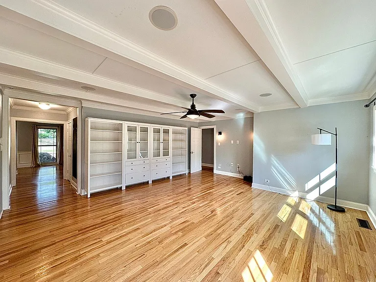 802 Hamvasy Ln — Photo 24