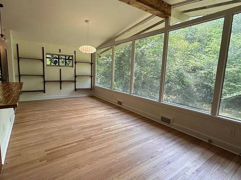 271 Lakeside Dr — Photo 6