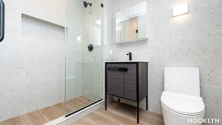 Rented by Nooklyn NYC LLC | media 81