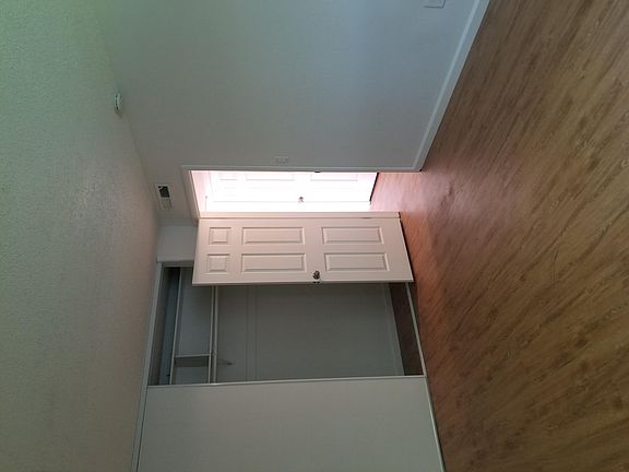 4th image of 1319 Oak Terrace Ct