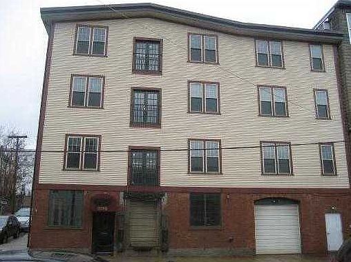 1st image of 396 Roosevelt Ave