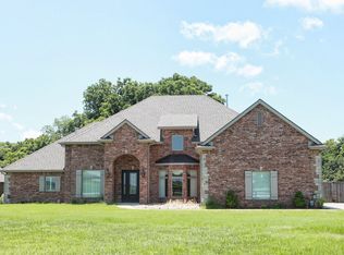 8 Longacre Dr, Ramona, OK 74061