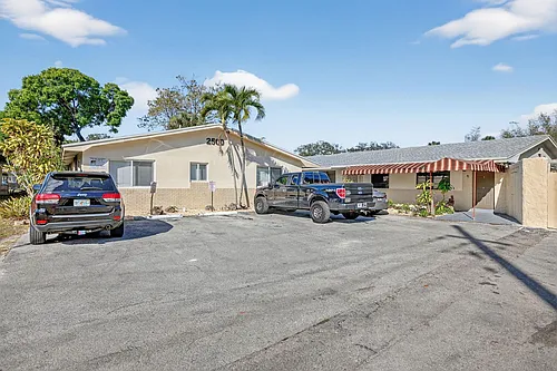 2500 SW 18th Ter Photo 1