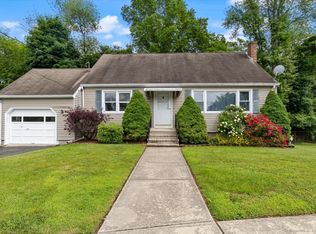 162 Daniel Rd, Hamden, CT 06517