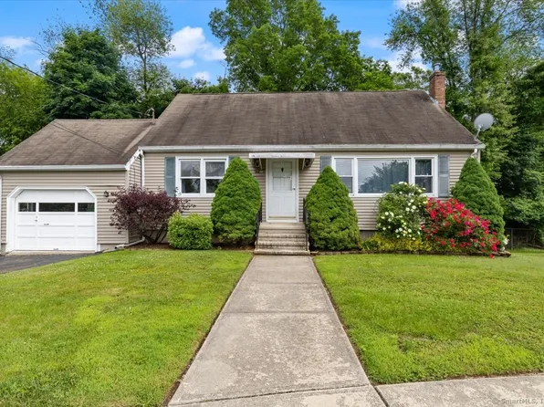 162 Daniel Road, Hamden, CT 06517