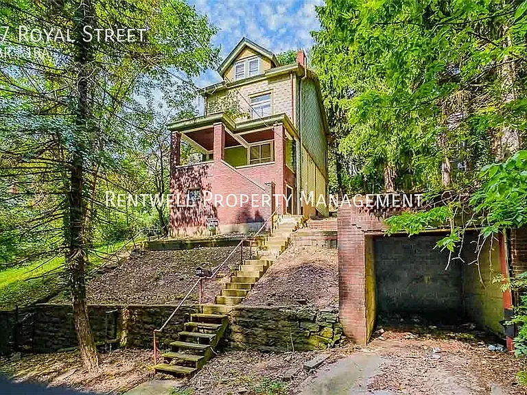 97 Royal St — Photo 2