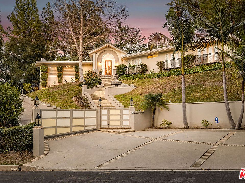 1st image of 4968 Queen Florence Ln