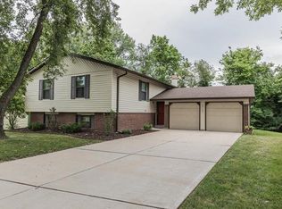 12130 Sage Glen Ct, Maryland Heights, MO