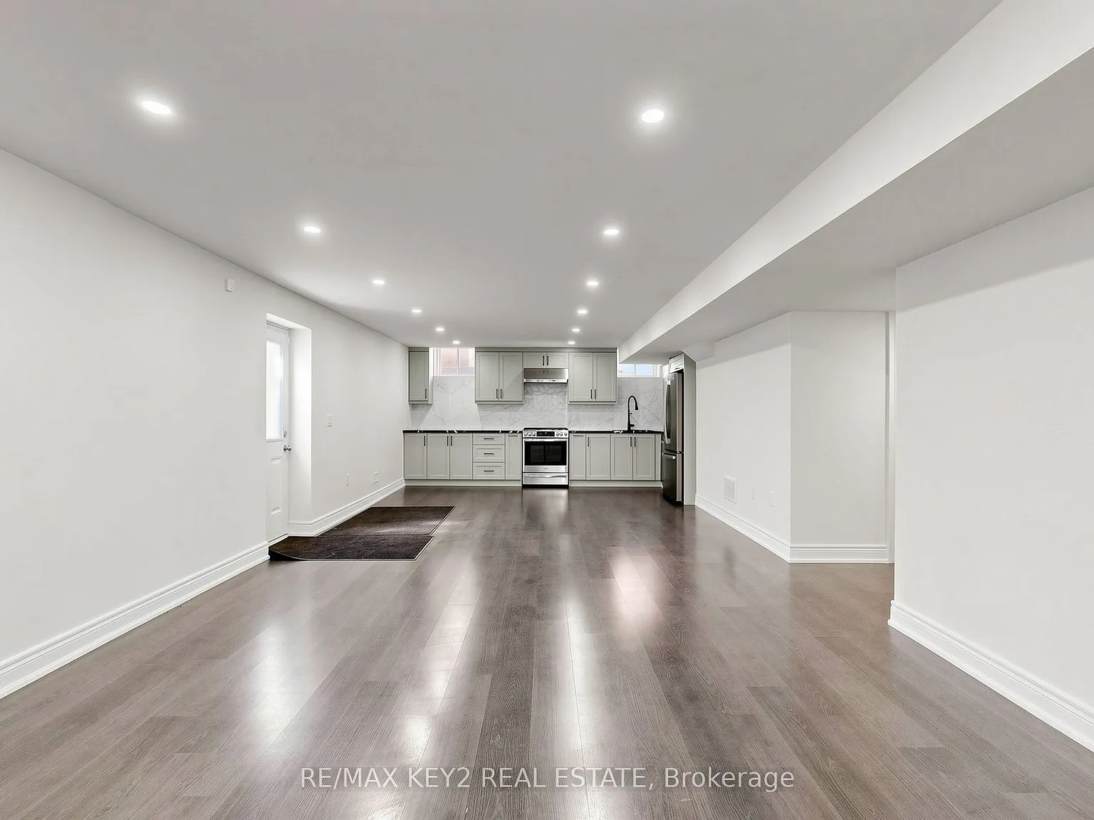 2 bed, $1,900 — Photo 2