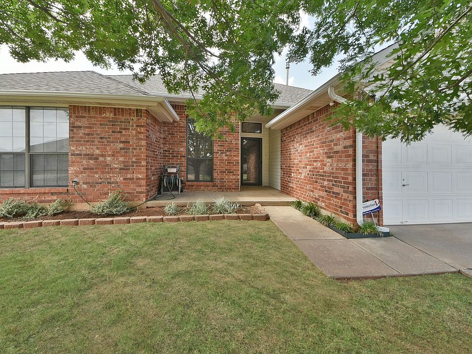 1st image of 6621 NW 135th St