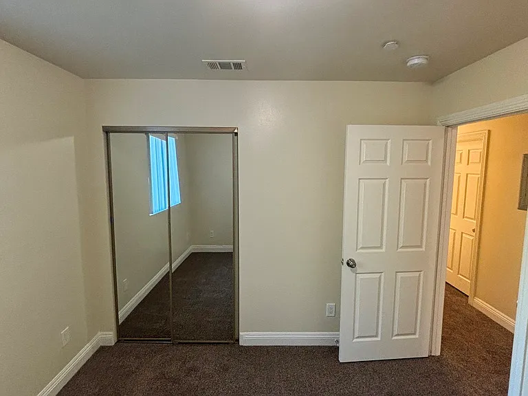 942 E 88th Pl — Photo 31
