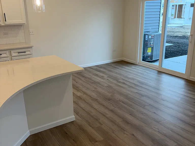 24504 W Kroll Dr — Photo 9