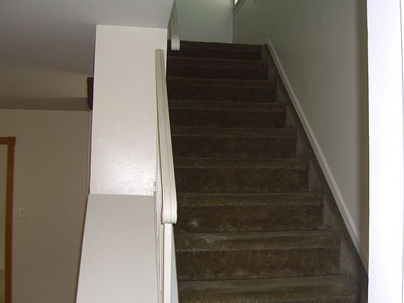 4th image of 105 Swan St