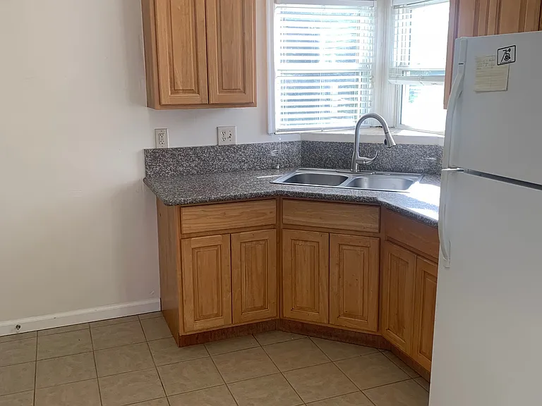 1403 Florida St — Photo 16