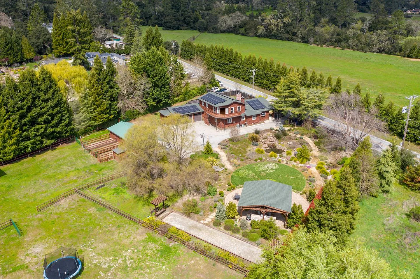 245 Quail Hollow Rd photo 1