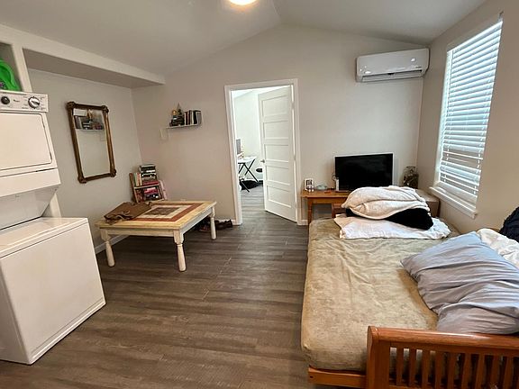 3rd image of 1015 Cameron Ave #3