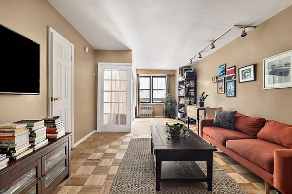 1st image of 220 E 54th St APT 3F