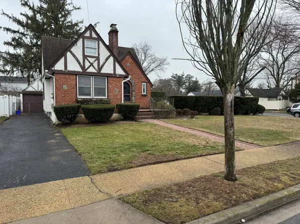 820 Edward Street, North Baldwin, NY 11510