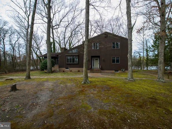 995 Arbor Ct W, Vineland, NJ 08360