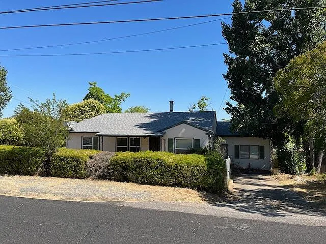 316 Sunset St photo 1