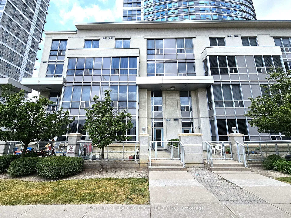 38 Lee Centre Dr #Townhouse 120-120