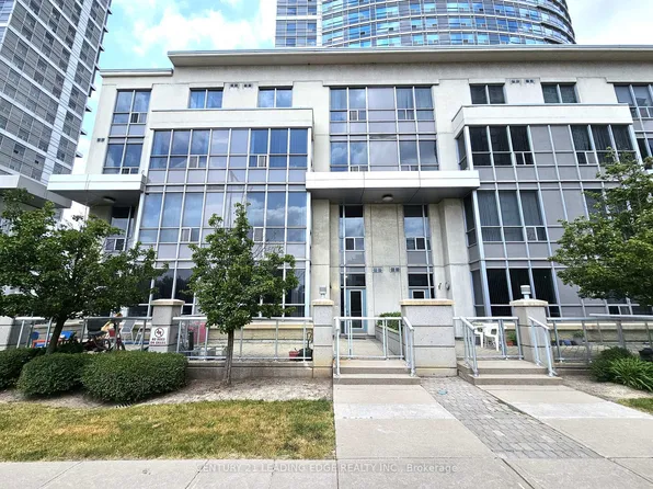38 Lee Centre Dr Unit Townhouse 120-120, Toronto, ON M1H 3J7