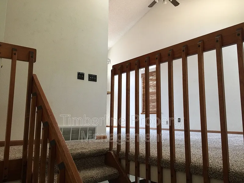 4 bed, 2.0 bath, 2000 sqft, $2,300 — Photo 2