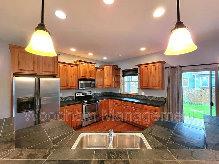 1624 Gale Ct — Photo 1
