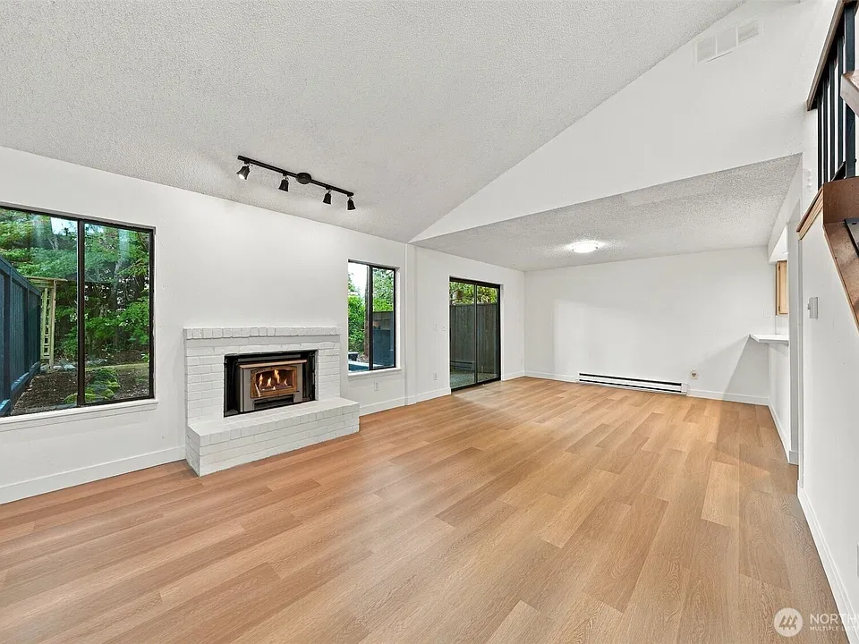 Load Way Logo Smoketree - 4802 SW 317th Ln Federal Way WA | Zillow