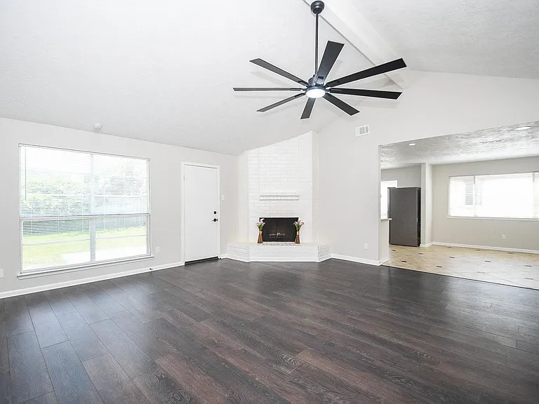6906 Grant Dr — Photo 7