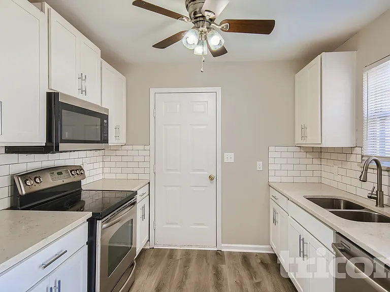 9022 Jaldena Dr — Photo 15