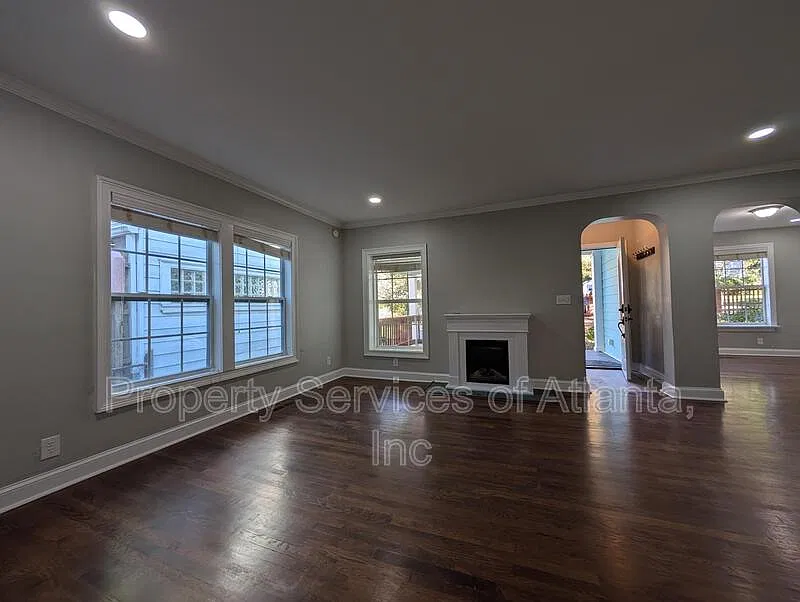 2 bed, 2.0 bath, 1399 sqft, $3,450 — Photo 3