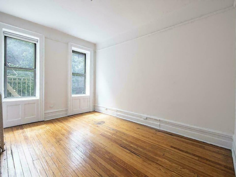 1st image of 411 W 44th St APT 10
