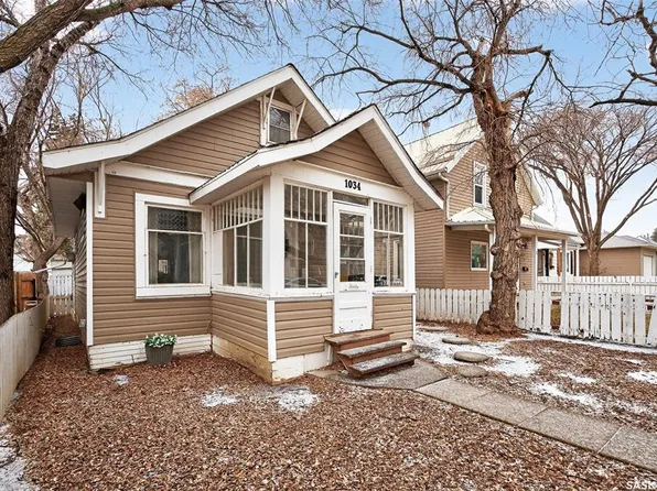 1034 CONNAUGHT AVENUE, Moose Jaw, SK S6H 5B5
