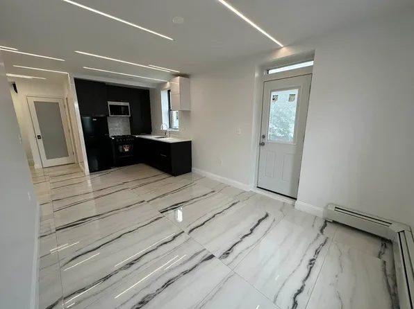 410 Knickerbocker Avenue image 1 of 8