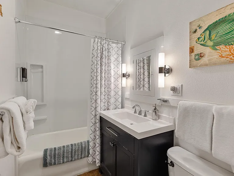 717 E Lakeside Ave — Photo 23