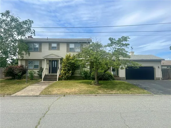 45 Rosemary St, Cranston, RI 02920