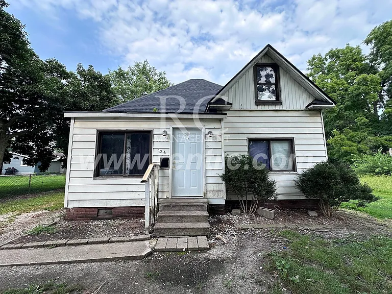 106 Wisconsin Ave — Photo 1