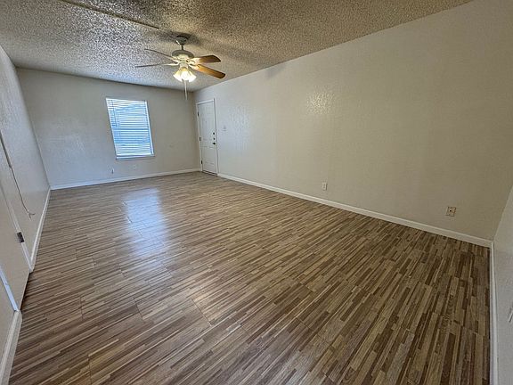 5th image of 1903 Cedarhill Dr APT B