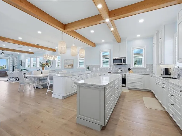113 Aqua Ln — Photo 17