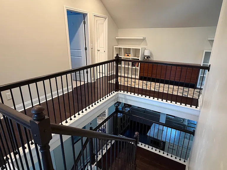 256 Bassett Ave — Photo 14