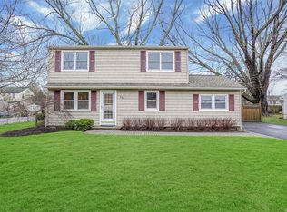 18 Audrey Ln, Centereach, NY 11720