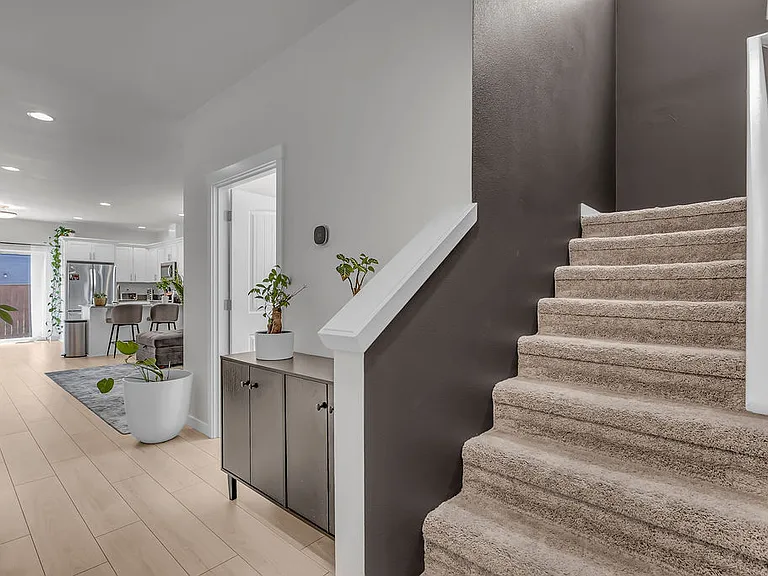 486 E London Way — Photo 12