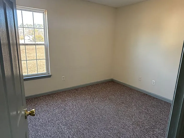 105 Taylors Ct — Photo 10