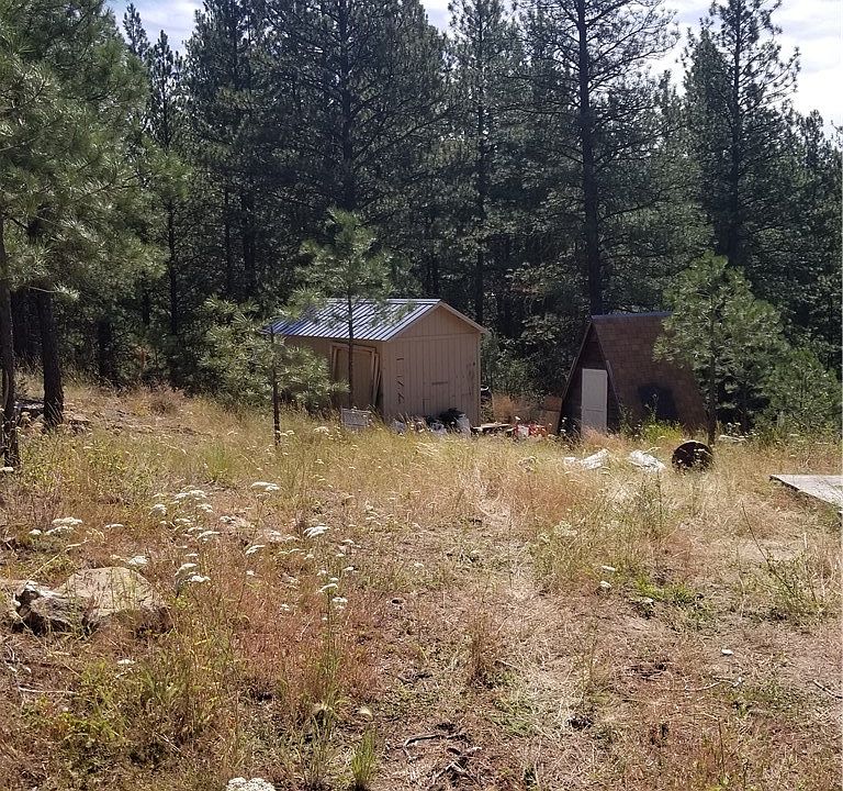 1st image of 4 Neil Circle Rd S