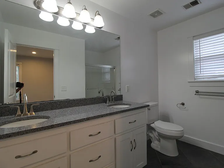3733 Thompson Cir — Photo 17