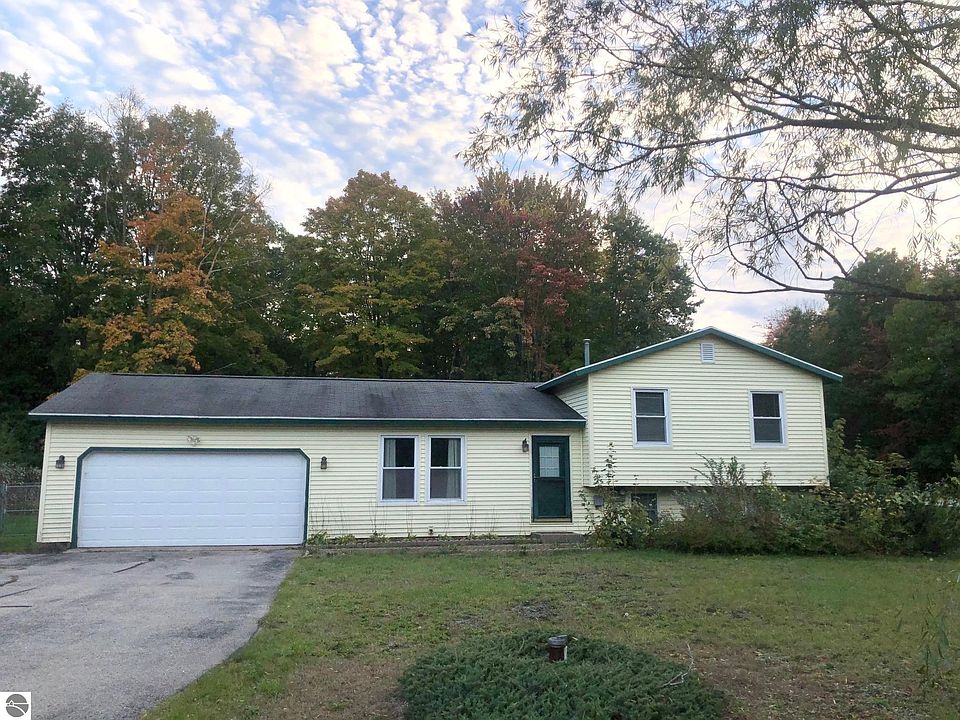 1st image of 1750 Penbroke Dr